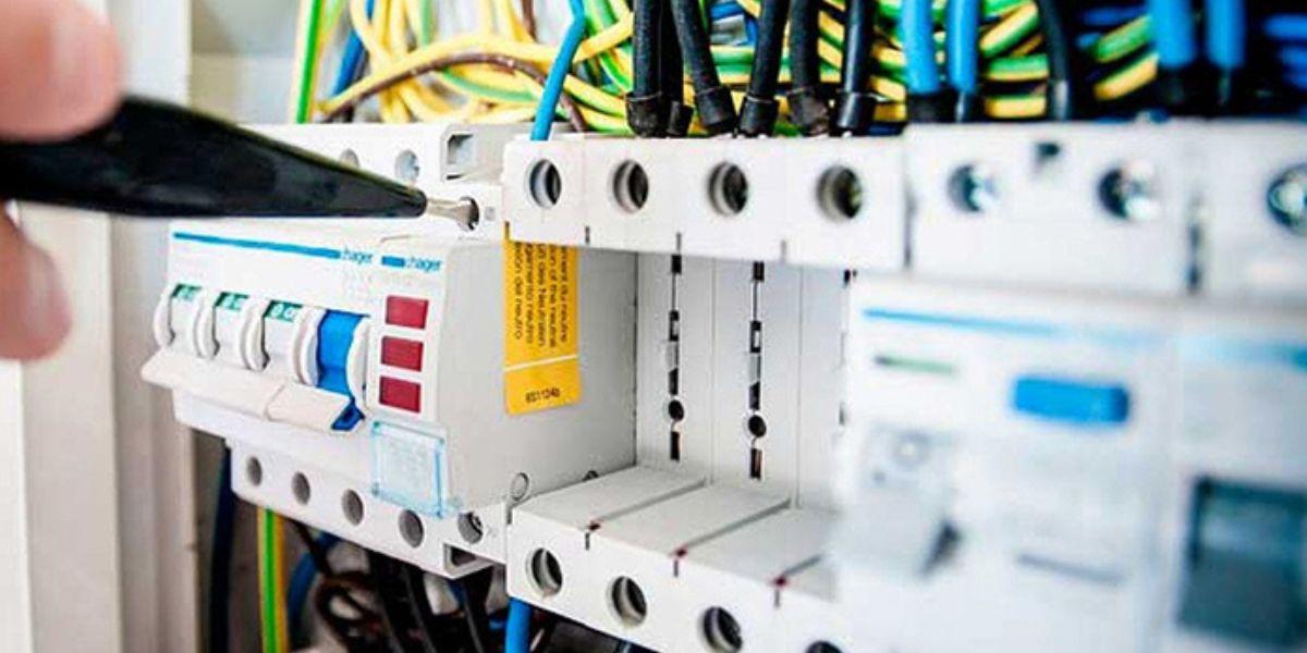 Hoe werkt een differentieel schakelaar Alles over dit elektrische apparaat