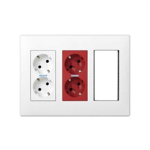 Kit doos oppervlakte-inbouw 3 dubbele elementen met 1 dubbel stopcontact, 1 dubbele UPS, 2 lege elementen wit Simon 500 Cima met referentie 51000309-030 van het merk SIMON