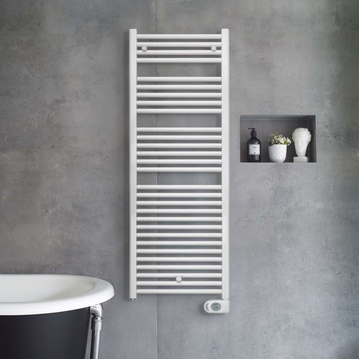 Witte elektrische handdoekradiator AURA 750W 1300x600mm met referentie PBEZ-120-60/MQ van het merk ZEHNDER