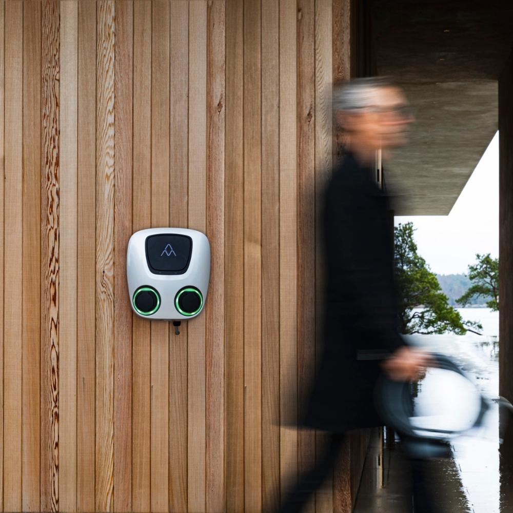 Dubbele elektrische autolader met wifi 2 x 22kW Charge Amps Aura Sockets met referentie 101010 van het merk CHARGE AMPS